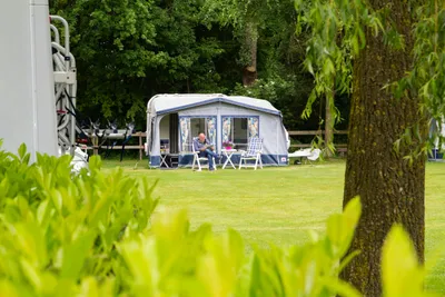 Minicamping De Landerijen - Standplatzwiese auf dem Campingplatz