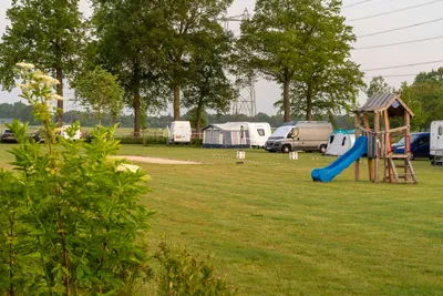 Minicamping Oisterwijk  Minicamping  Oisterwijk - Kinderspielplatz auf dem Campingplatz