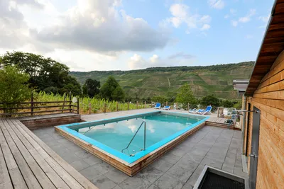 MoselCamping Bernkastel  Camping Schenk - Pool im Freien auf dem Campingplatz