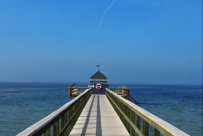 Nakskov Fjord Camping - Blick auf den Steg am Strand