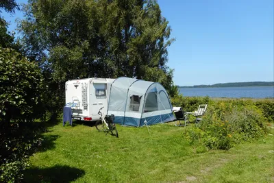 Nandalee Camping - Standplätze auf der Wiese auf dem Campingplatz