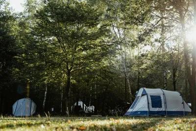 Natuurkampeerterrein De Lier - Zelte auf dem Campingplatz