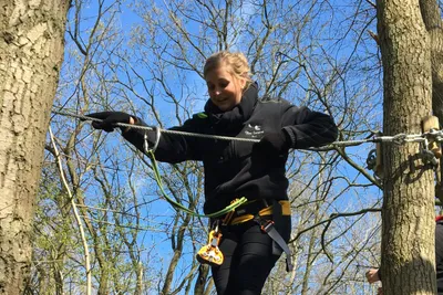Nivå Camping  -  Camper beim Klettern auf dem Campingplatz