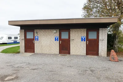 Ostsee-Camp Kliff Ellernbrook - Waschraum .jpg