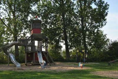 Ostseecamp Dierhagen - Spielplatz mit Rutschen auf dem Campingplatz