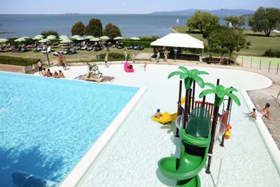 Camping Polvese  - Kinderbecken am Pool vom Campingplatz