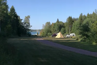 Puttes Camping - Wohnmobil- und  Wohnwagenstellplätze im Grünen