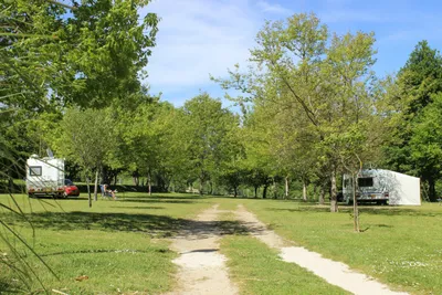 Camping Quinta Chave Grande  -  Stellplatz vom Campingplatz auf grüner Wiese