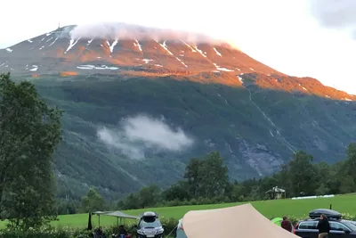 Rjukan Hytte- og Caravanpark - Blick auf die Berge vom Campingplatz aus