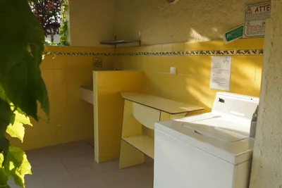 Camping Rose de Provence - Waschmaschine im  Sanitärbereich