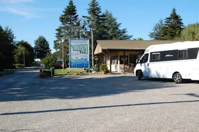 Campingpark Schlei-Karschau - Eingangsgebäude mit Rezeption auf dem Campingplatz