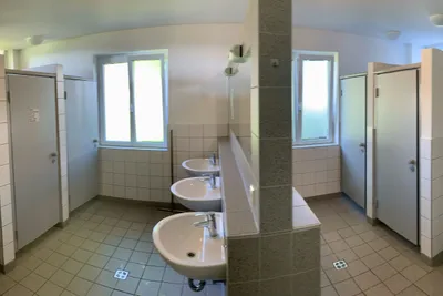 See-Areal Steindorf - Sanitäranlage auf dem Campingplatz