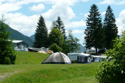 Seecamping Müller  -  Wohnwagen- und Zeltstellplatz im Grünen auf dem Campingplatz