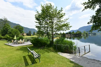 Seecamping Nagele - Terrasse mit Ausblick auf den See