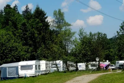 Camping Sihlwald  -  Wohnwagenstellplatz und Wohnmobilstellplatz vom Campingplatz im Wildnispark Zürich Sihlwald