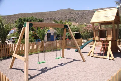 Simos Camping -  Campinganlage mit Spielplatz und Rutsche 