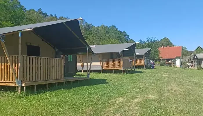 SretanWolf Glamping