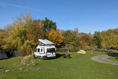 Star Camp Cosa - Wohnmobil- und  Wohnwagenstellplätze auf der Wiese