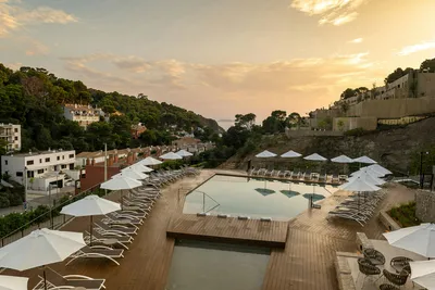 Camping El Maset - Blick auf den Pool im Freien