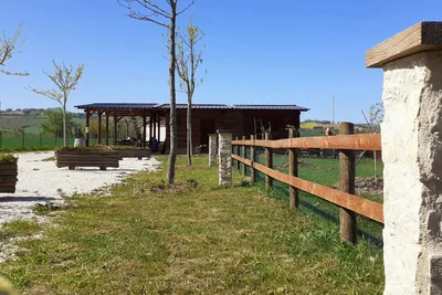 Terre del Piano - Leere Stellplätze auf dem Campingplatz