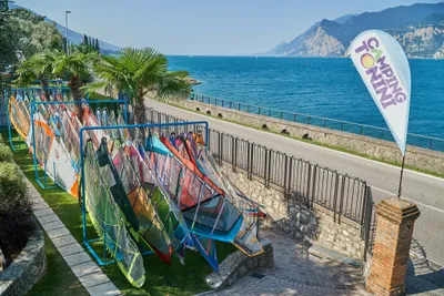 Camping Tonini  - Windsurf Verheih auf dem Campingplatz