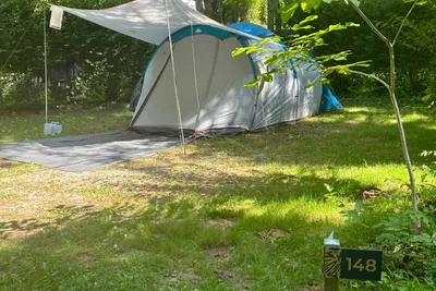Camping Seasonova Rives D’Olt et Aubrac - Zeltplatz auf dem Campingplatz