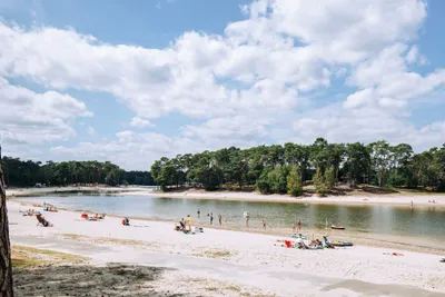 Vakantiepark De Heigraaf  - Blick auf den Badestrand am Campingplatz