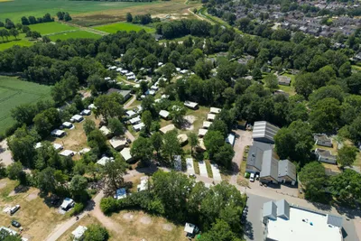 Vakantiepark Hunzedal  - Campingplatz aus der Vogelperspektive
