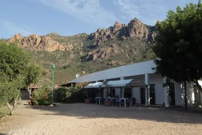 Villaggio Camping Tesonis  - Hauptgebäude vom Campingplatz mit Blick auf die Berge