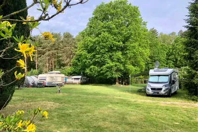 Waldcampingplatz Ummelbad - Wohnmobil- und  Wohnwagenstellplätze im Grünen