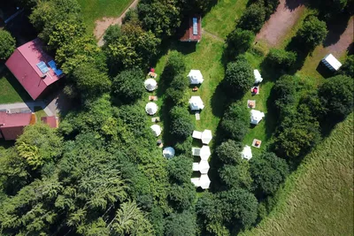 Camping Losheim am See - Teil des Glamping-Camps aus der Vogelperspektive