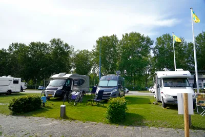 WSV Almere Haven - Wohnmobil auf dem Campingplatz