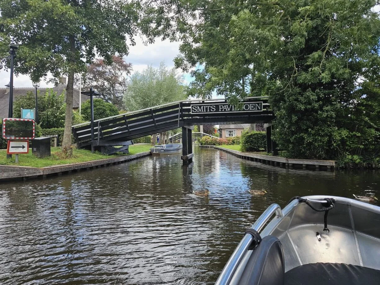 Giethoorn: Das holländische Venedig entdecken – Reisetipp für deinen Urlaub