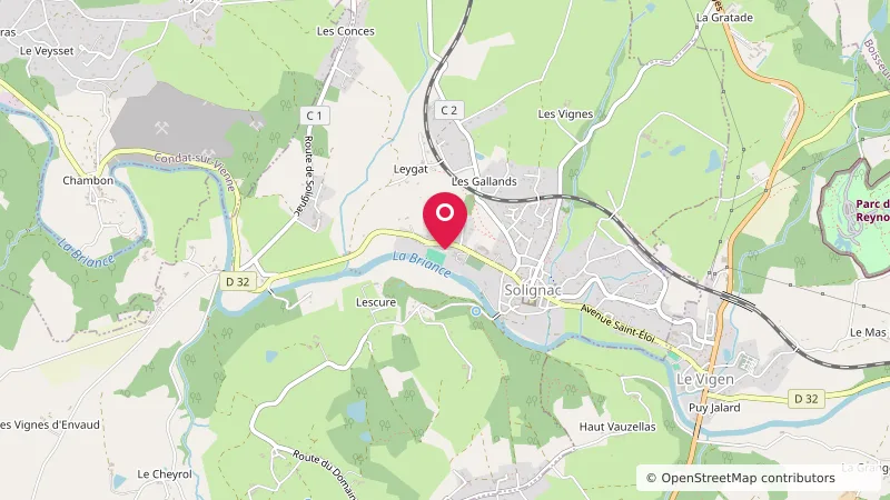 Aire de camping-car de Solignac - Stade Raymond Breuil