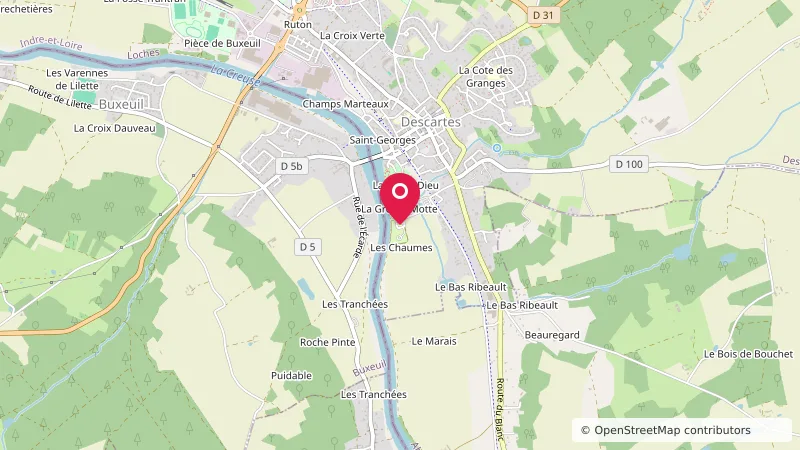 Aire de stationnement au camping municipal Descartes