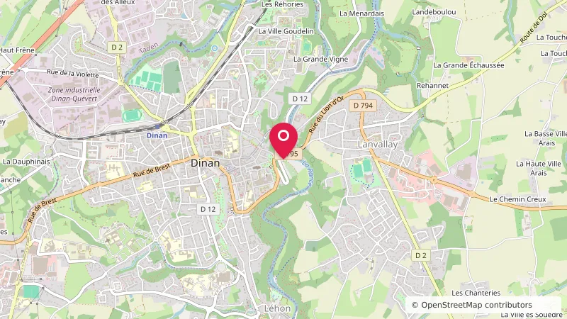 Aire de stationnement camping-car du Viaduc de Dinan