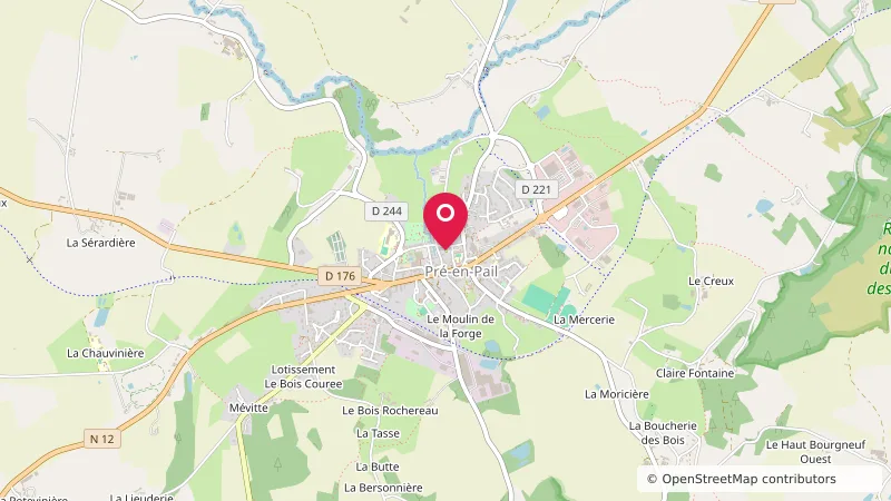 Aire de stationnement - espace Leson