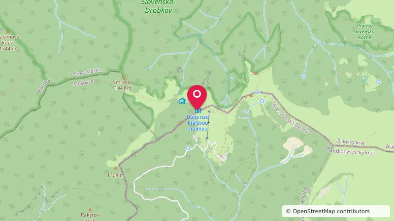 pri pamätníku Slovenského národného povstania pri Kráľovej studni